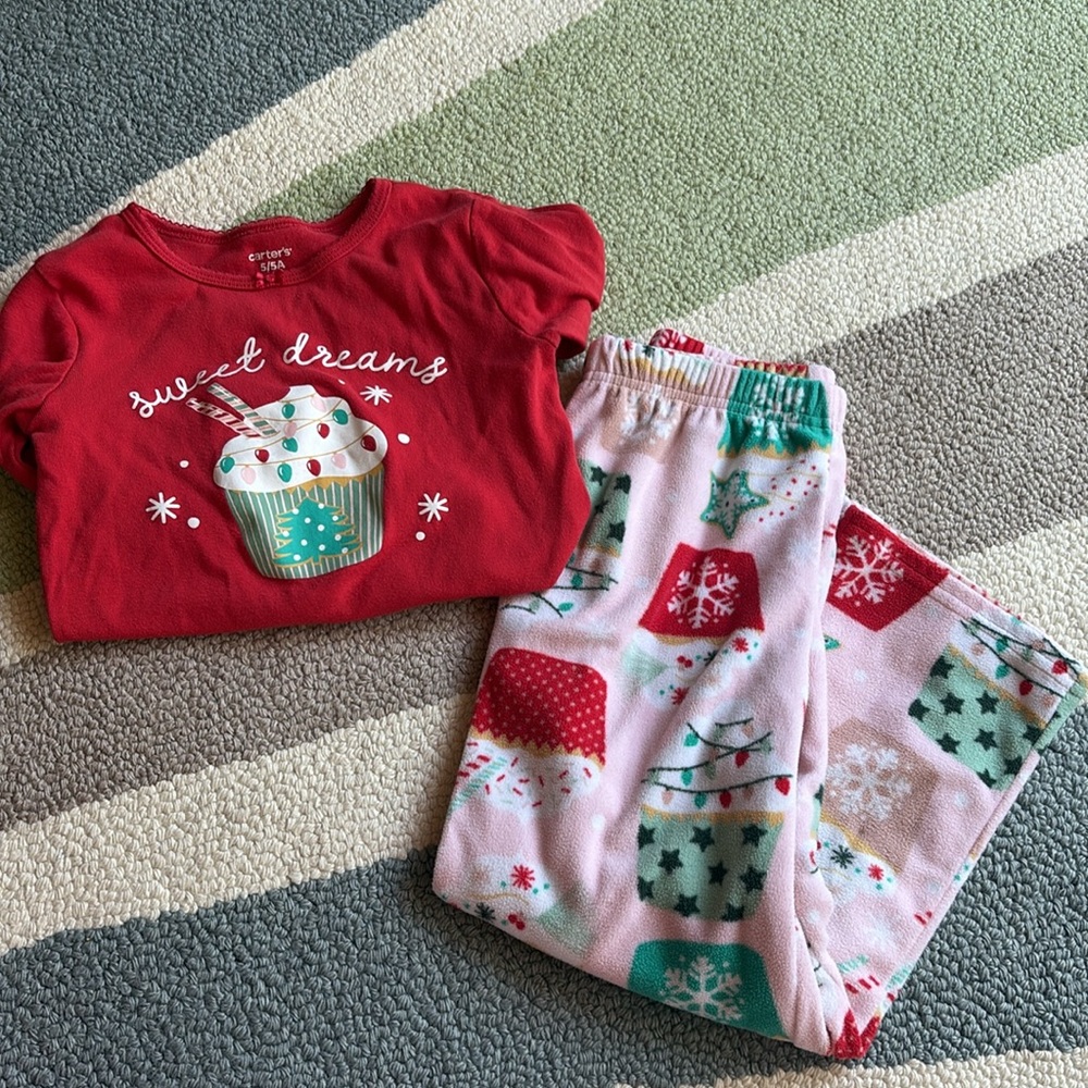 Carter’s christmas pajama set